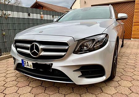 Mercedes-Benz E 220 d 4Matic T 9G-TRONIC AMG Line