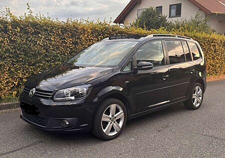 VW Touran Volkswagen 1.4 TSI, LIFE, 7-Sitzer, Pano-SD,AHK,8-fach Reifen