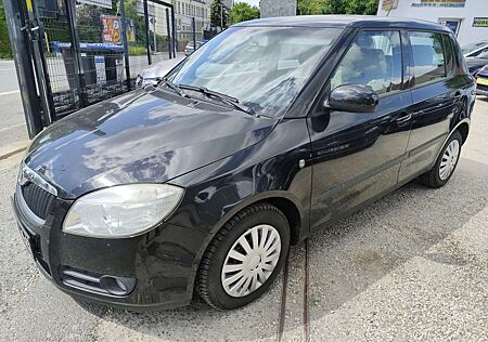 Skoda Fabia 1.2 HTP Elegance, TÜV und Inspektion Neu