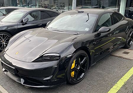 Porsche Taycan Turbo