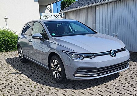 VW Golf Volkswagen Move 1,5 eTSI