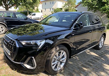 Audi Q3 40 TFSI quattro S tronic S line