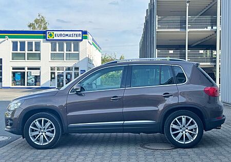 VW Tiguan Volkswagen Sport&Style BMT 1.Hand Pano St-Hzg. Leder