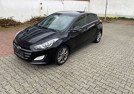 Hyundai i30 1.6 PASSION/Navi/Kamera/LED/TÜV NEU