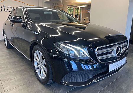 Mercedes-Benz E 300 Lim. Avantgarde*AUT./AHK/LED/Navi/ALU/TOP*