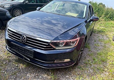 VW Passat Volkswagen 2.0 TDI SCR (BlueMotion Tech) 4Mot DSG High