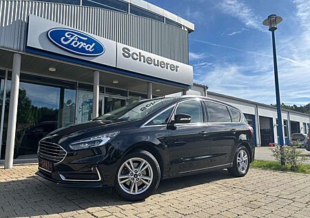 Ford S-Max Hybrid Titanium