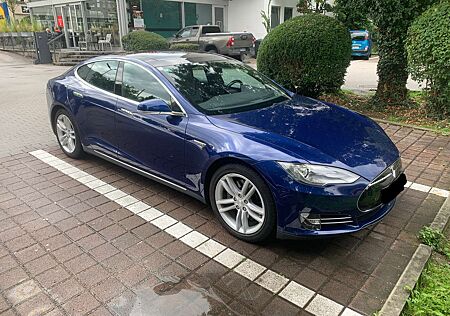 Tesla Model S 85D Allradantrieb