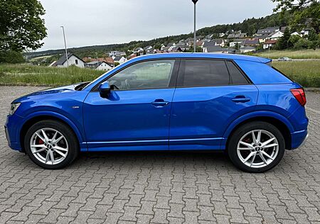 Audi Q2 S-LINE 190 PS*AHK*Parkassistenten*Tempomat