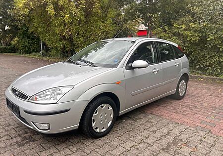 Ford Focus 1,6BENZIN/TÜV NEU