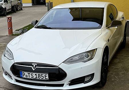 Tesla Model S 85