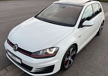 VW Golf Volkswagen VII GTI Performance Pano Keyless Dynaudio