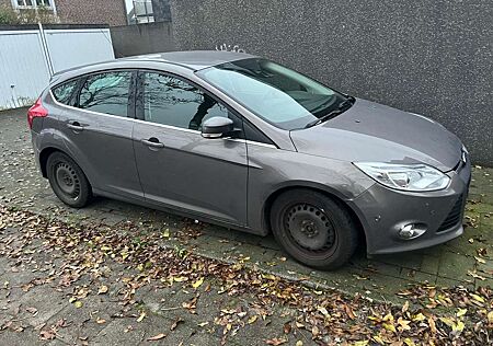 Ford Focus 1.6 TDCi DPF 85 kw TiTANIUM