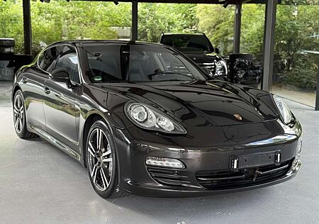 Porsche Panamera 4 S-ACC-BOSE-SPORT-CHRONO