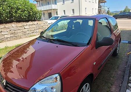 Renault Clio II 3-Türer 1.2 16V Campus Authentique