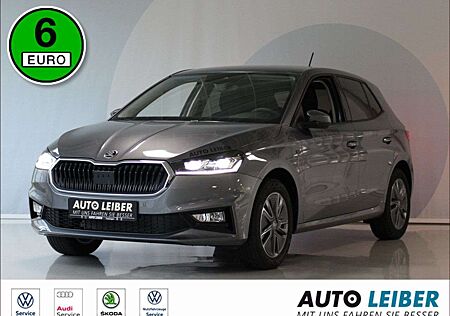 Skoda Fabia 1.0 TSI Tour Cam/VC/CarPlay Bluetooth Navi