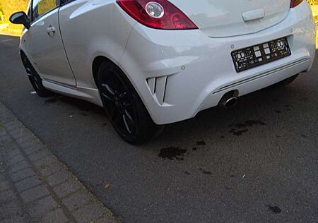 Opel Corsa 1.2 16V OPC Line