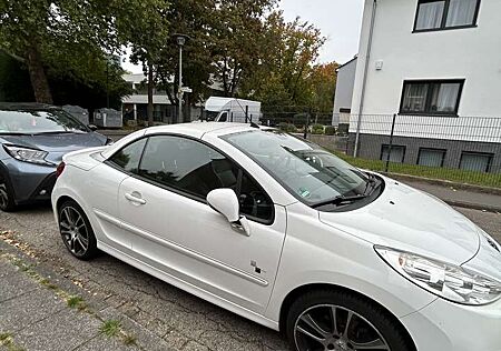 Peugeot 207 CC 155 THP Black&White Edition