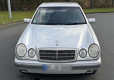 Mercedes-Benz E 280 4-Matic Elegance