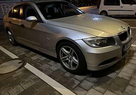 BMW 320i 320