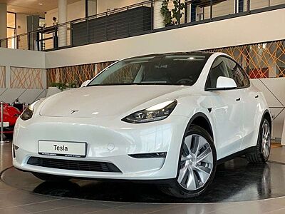 Tesla Model Y AWD Long Range Dual Motor Panorama LED