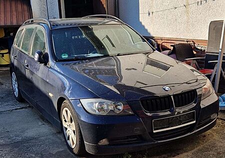 BMW 320i 320