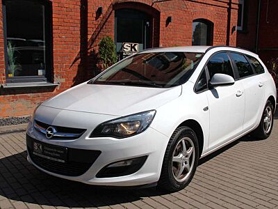 Opel Astra J Sports Tourer Selection Navi&Ahk&Shz&MFL