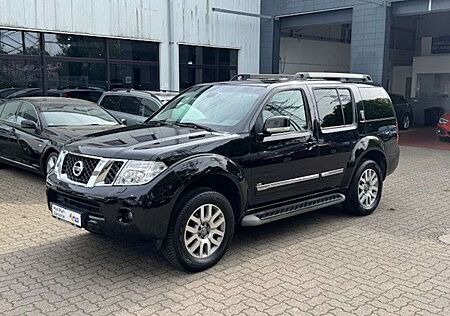 Nissan Pathfinder 3.0 dCi LE