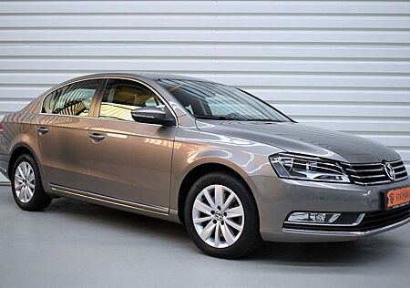VW Passat Volkswagen BlueMotion+PDC+AHK+SHZ+69.900KM