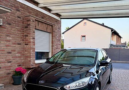 Ford Focus 1.5 TDCi DPF Start-Stopp-System Aut. Business
