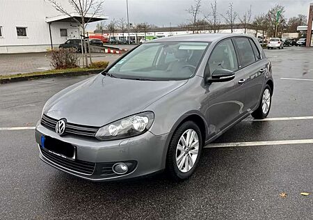 VW Golf Volkswagen 1.6 TDI DPF Style