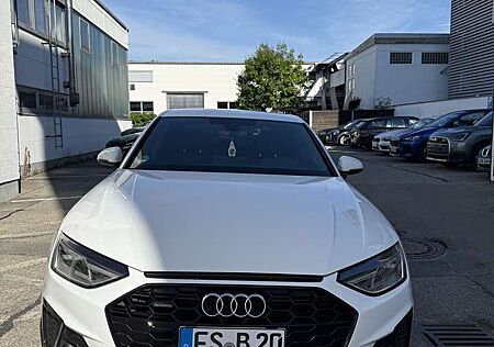 Audi A4 45 TFSI quattro S tronic line