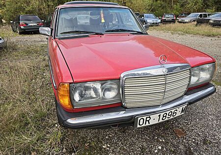 Mercedes-Benz 240