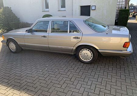 Mercedes-Benz S 560 SEL