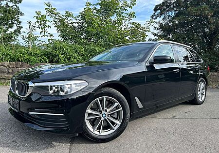 BMW 520iA 520 Touring Navi/Panorama/AHK/R-Kamera/1.Hand