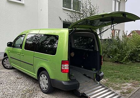 VW Caddy Volkswagen 1.2 TSI Maxi Trendline- Rollstuhlfahzeug mit Rampe