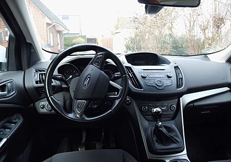 Ford Kuga 1.5 EcoBoost 2x4 Trend