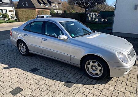 Mercedes-Benz E 200 Kompressor Automatik Classic