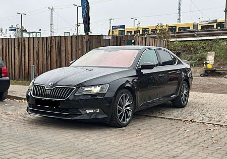 Skoda Superb Lim. L&K*AUT*NAVI*KLIMA*PANO*R-CAM*LEDER.