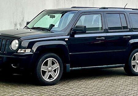 Jeep Patriot Jeep Patriot Sport 2.4 4x4 Klima SHZ ZV AHK Alu