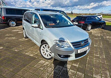 VW Touran Volkswagen R-Line Edition DSG NAVI LEDER PANO TEMPOM