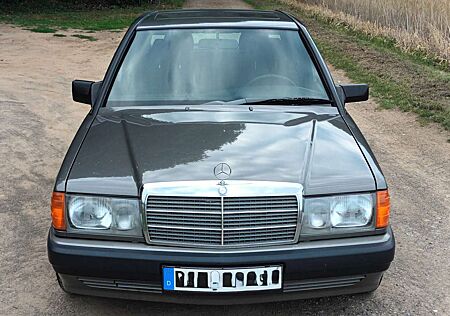 Mercedes-Benz 190 E 1.8