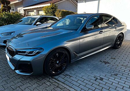 BMW 550 i xDrive Limo 1.Hand Scheckheft Top Zustand