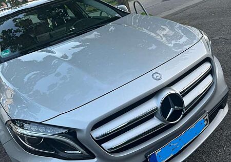 Mercedes-Benz GLA 200 GLA