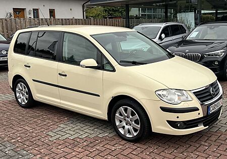 VW Touran Volkswagen Conceptline 7 Sitzer Kamera Leder DSG