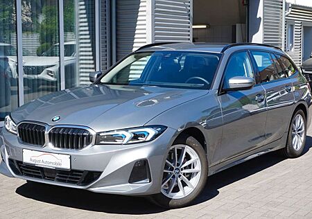 BMW 318 i Touring DriAs ParkAs LiCockpPr Key eAHK HUD