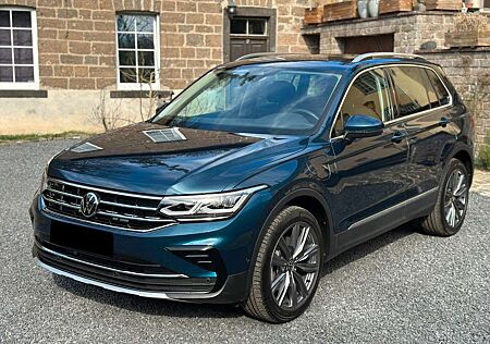 VW Tiguan Volkswagen Elegance eHybrid LED 20Zoll ACC MATRIX