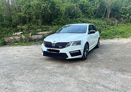 Skoda Octavia Combi 2.0 TSI DSG RS