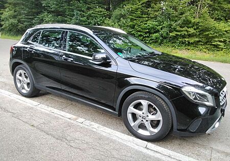 Mercedes-Benz GLA 180 7G-DCT Urban