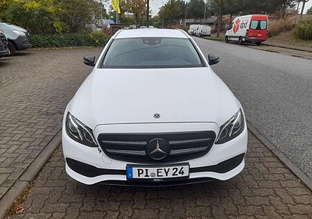 Mercedes-Benz E 220 d T Avantgarde Aut.+AHK+ACC+Widescr.+Kamera